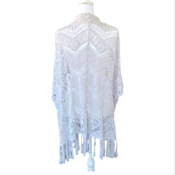 Eyeshadow Boho Crochet Cardigan Poncho with Fringe Women's Cream Large - Picture 2 of 6